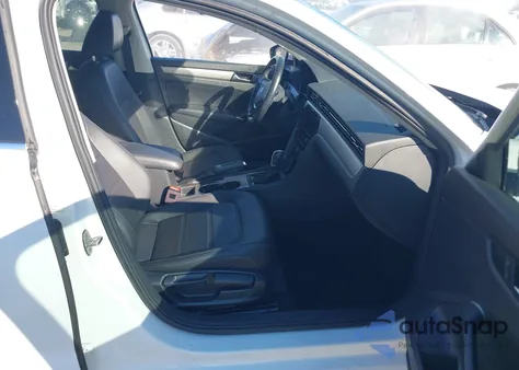 2020 Volkswagen Passat 2.0T Se из США, поврежденный, VIN 1VWSA7A3XLC025785